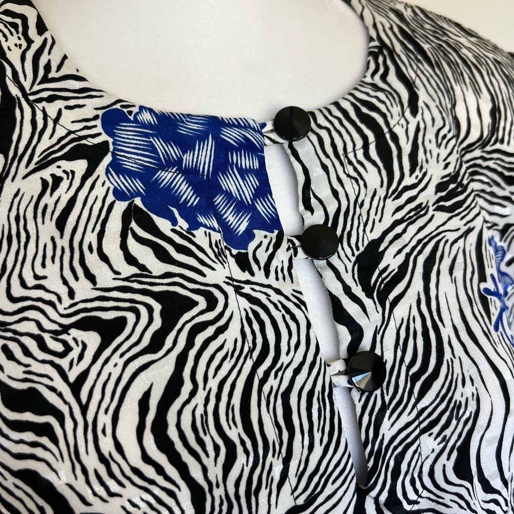 Vintage 80s Evanna Pleated Skirt & Blouse Set - Zebra & Blue Flower Print - Sz M - Picture 17 of 17